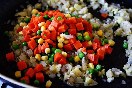 Рецепты. Фаршированные овощами и рисом цуккини под сыром
